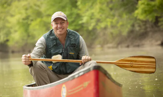 Writer Canoes Across America, Reveals What Unites This Country