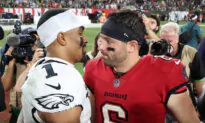 Jalen Hurts Throws for TD, Runs for Another as Eagles Thump Buccaneers 25–11 to Remain Unbeaten