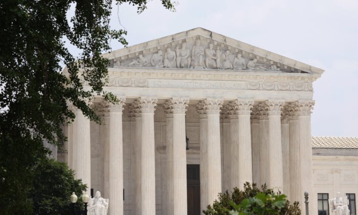 US Supreme Court Goes 4–3 in New Order