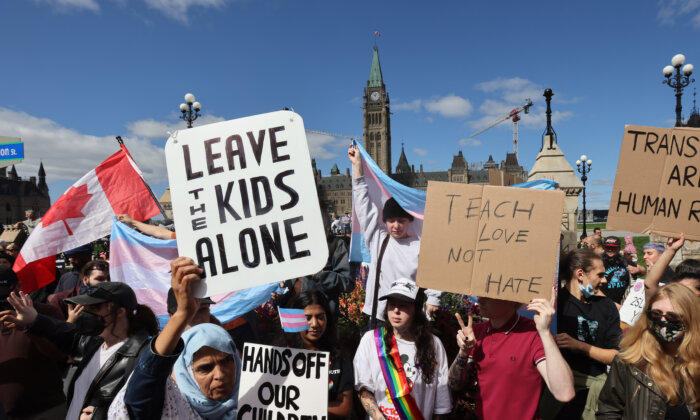 National Muslim Group Asks Trudeau to Apologize for 'Inflammatory' Comment on Parents' Rights Protest