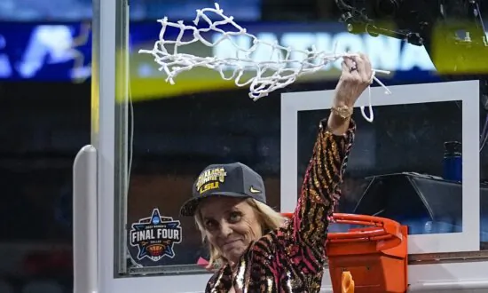 LSU’s Kim Mulkey Is Publicizing a Health Scare to Promote Cardiovascular Screening