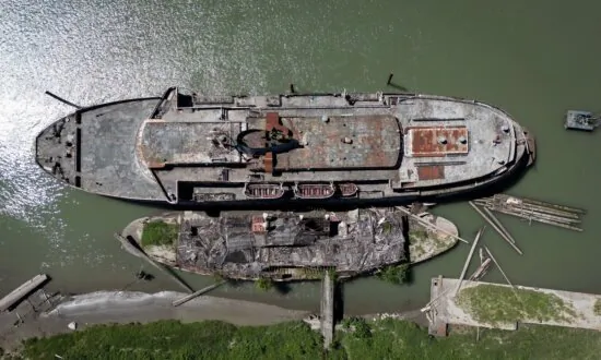 Hundreds of Derelict Vessels Removed From Canadian Waters, Coast Guard Says