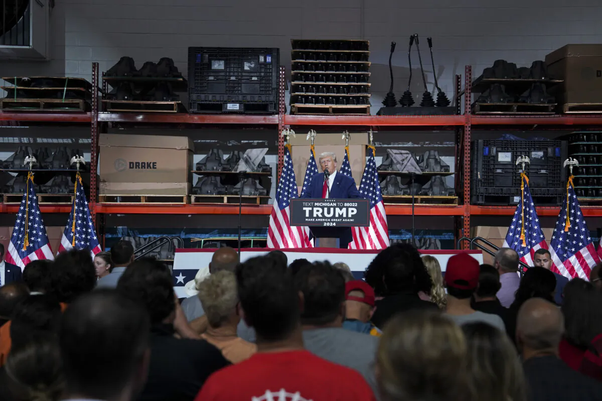 Former President Donald Trump speaks at a campaign rally event in Clinton Township, Mich., on Sept. 27, 2023. (Madalina Vasiliu/The Epoch Times)