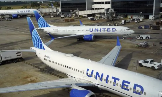 Dead Body Found on United Airlines Plane | Business Matters (Dec. 26)