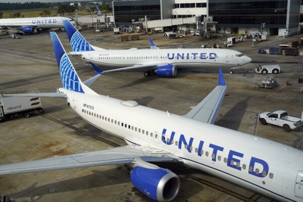 United Airlines plane
