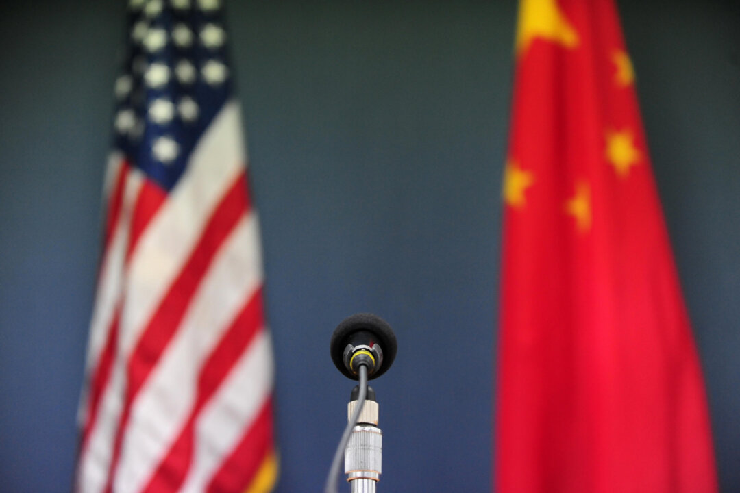 U.S. and China flags. (Frederic J. Brown/AFP via Getty Images)