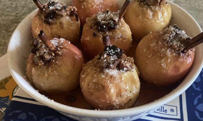 You'll Fall for This Timeless Baked Apples Recipe