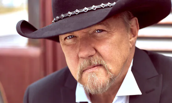Country Star Trace Adkins Uses The Power of Music to Pay Tribute to Veterans