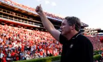 AP Top 25: Georgia’s Hold on No. 1 Loosens, but Top Seven Unchanged. Kentucky, Louisville Enter Poll