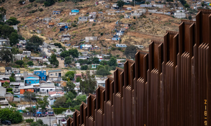 Mexico to Open Shelters for Deported Citizens on Trumps Inauguration Day