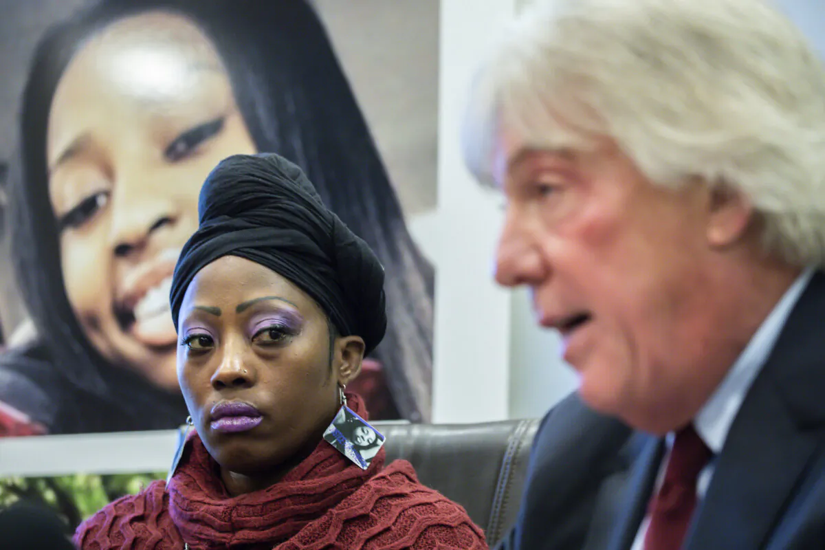 Attorney Geoffrey Fieger (R) speaks during a press conference as Tereasa Martin (L), mother of Kenneka Jenkins, looks on, in Chicago on Dec. 18, 2018. (Zbigniew Bzdak/Chicago Tribune via AP)