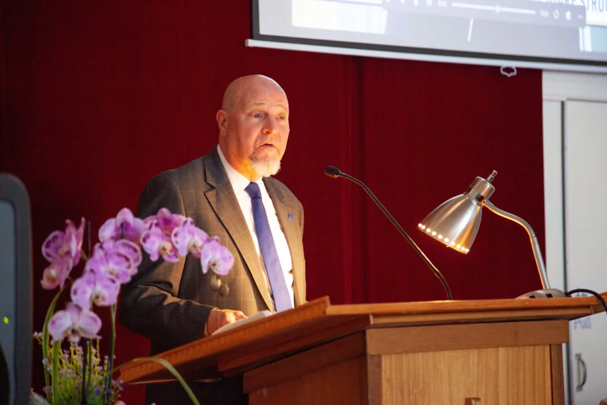 Chief Counsel of Pacific Justice Institute Kevin Snider speaks at a seminar in San Francisco on Sept. 24, 2023. (Lear Zhou/The Epoch Times)