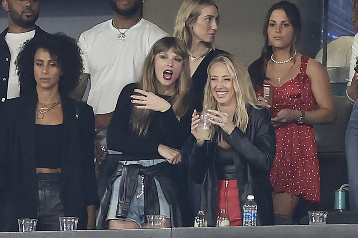 Taylor Swift (2nd L) and Brittany Mahomes (2nd R) watch play between the New York Jets and the Kansas City Chiefs during the second quarter of an NFL football game in East Rutherford, N.J., on Oct. 1, 2023. (Adam Hunger/AP Photo)