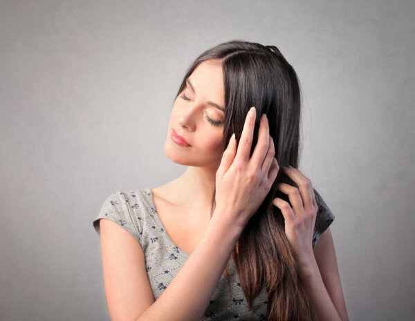 Regular Combing for a Healthy Scalp and Surprising Beauty Benefits
