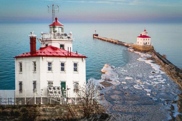 Woman Buys Lighthouse Left Empty for 70 Years and Turns it Into a Quirky Summer Home, Here’s How It Looks