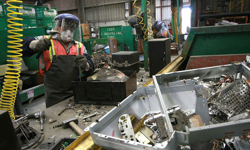 California strengthens e-waste recycling with new law.