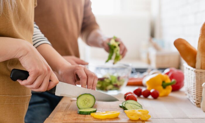 What Type of Cutting Board Is the Most Antibacterial? Microbiologist's Tips for Selection and Cleaning