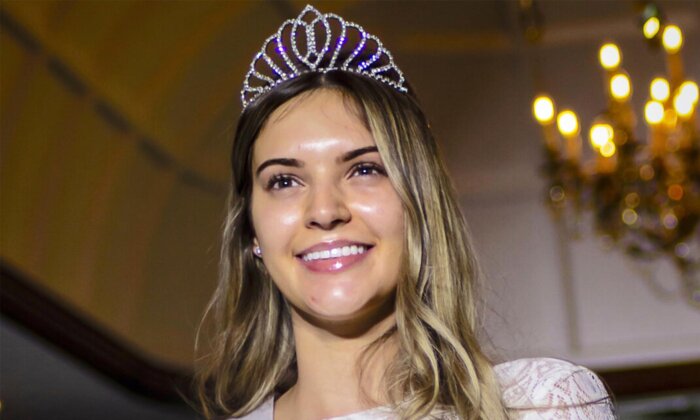 26-Year-Old Dental Nurse Wins World's First Make-Up-Free Beauty Pageant