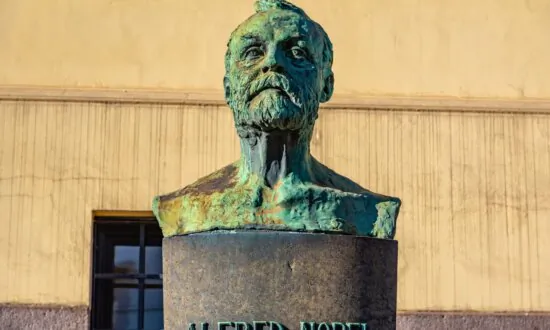 Nobel Winner Raised Safety Concerns About Only ‘Modestly’ Effective mRNA Vaccines