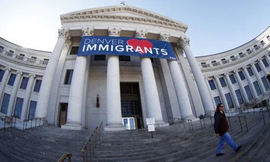 Denver Asks Texas Border Officials to Share Flyers Discouraging Border Crossers Coming to Their City
