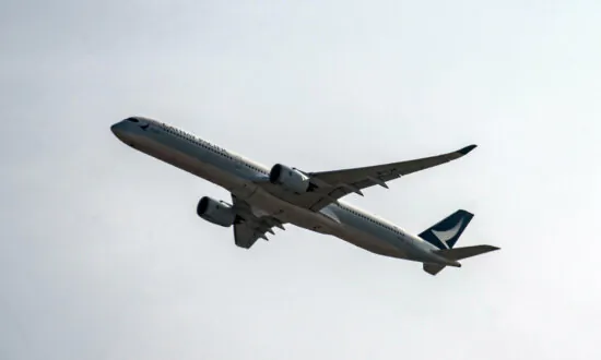 Chinese Military Aircraft Suspected of Using Civilian Plane as Cover in Taiwan Strait