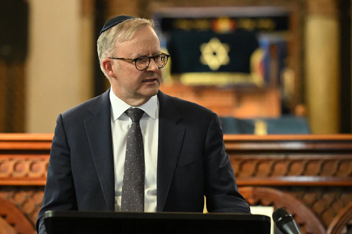 Australian Prime Minister Anthony Albanese speaks during a visit to the St Kilda Shule in Melbourne, Australia on Oct. 11, 2023. (AAP Image/James Ross)