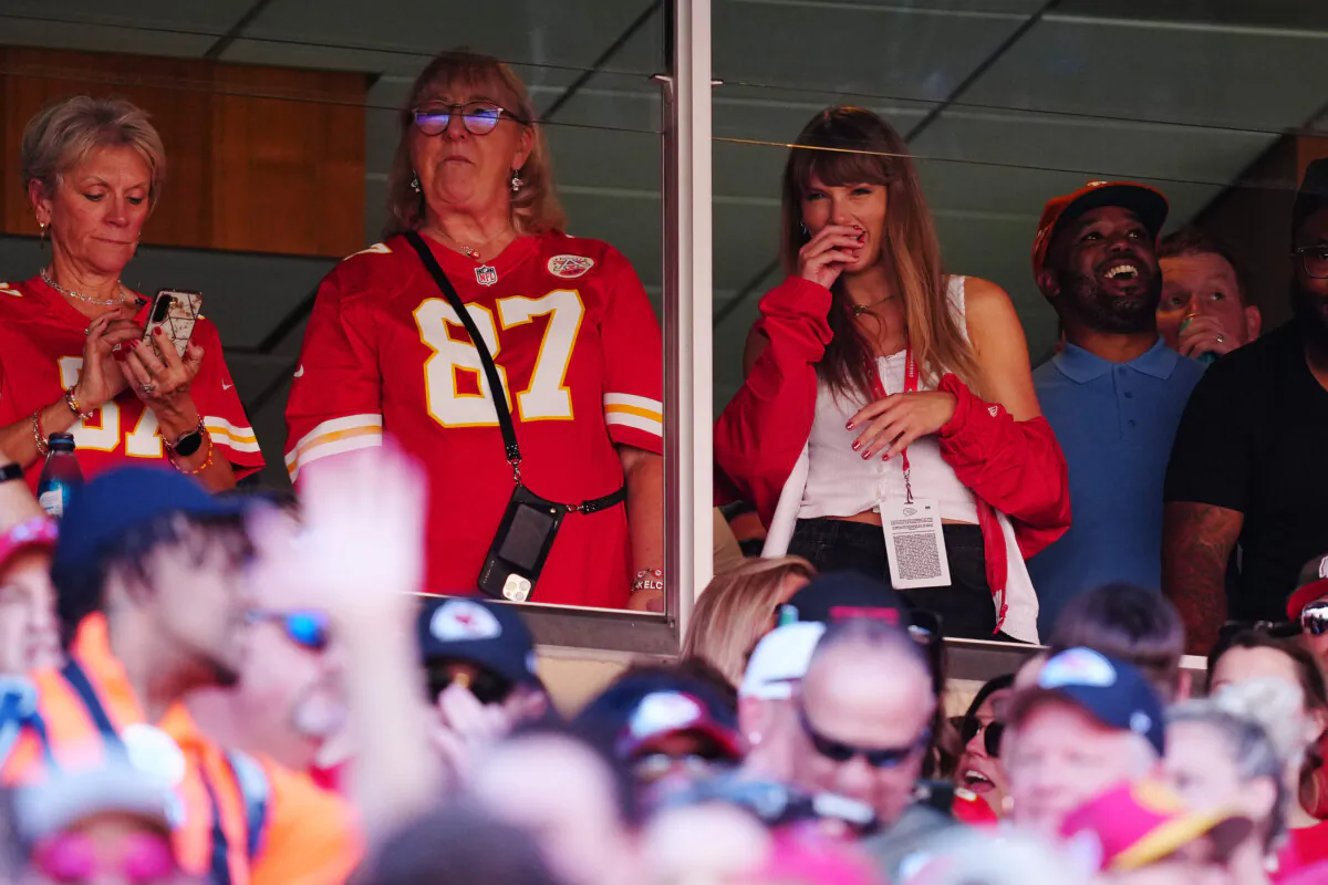 Donna Kelce and Taylor Swift are seen during the first half of a game between the Chicago Bears and the Kansas City Chiefs at Arrowhead Stadium in Kansas City on Sept. 24, 2023. (Jason Hanna/Getty Images)