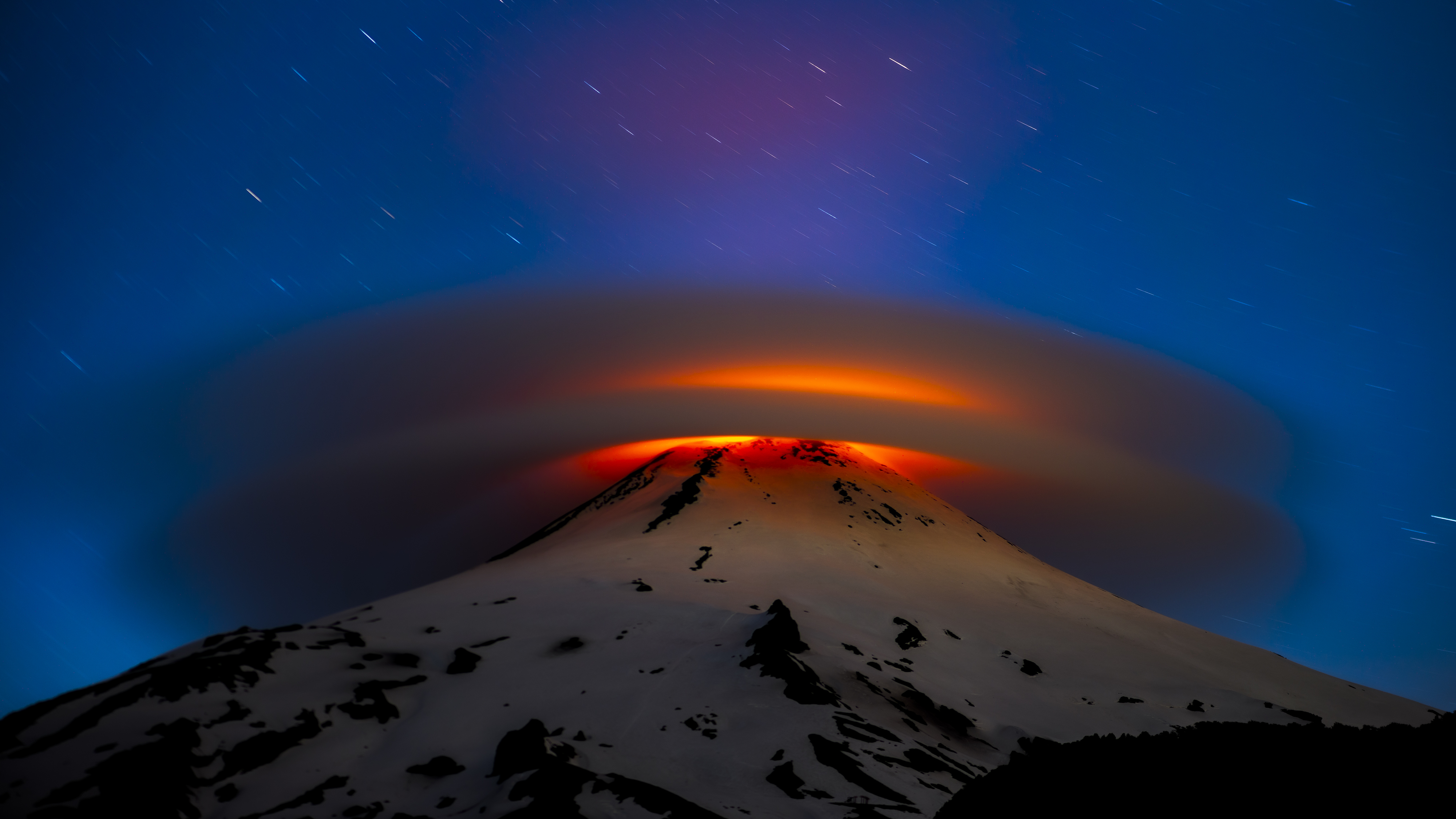 ‘A Perfect Cloud,' that was shot by Francisco Negroni of Chile, won the title of the Standard Chartered Weather Photographer of the Year 2023.