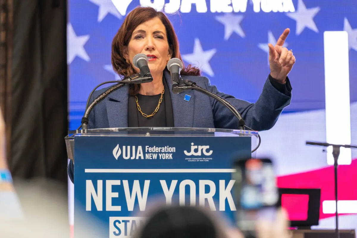 New York Gov. Kathy Hochul speaks to thousands at a New York Stands With Israel vigil and rally in New York on Oct. 10, 2023. (Spencer Platt/Getty Images)