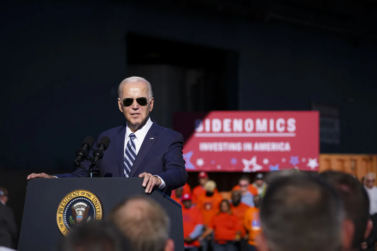 President Joe Biden speaks about his administration's economic agenda, announcing clean manufacturing investments in regional clean hydrogen hubs at Tioga Marine Terminal in Philadelphia, Pa., on Oct. 13, 2023. (Madalina Vasiliu/The Epoch Times)