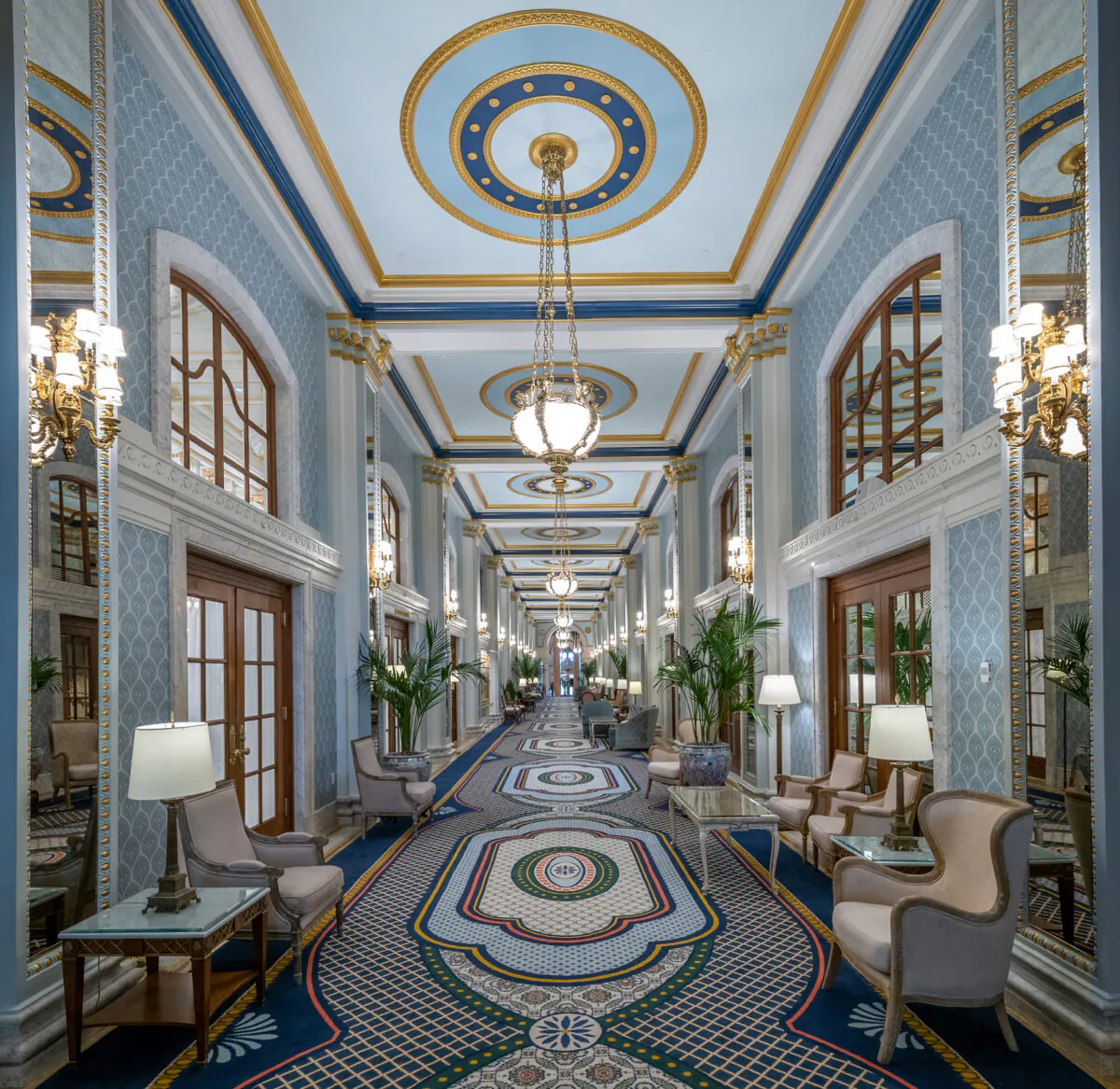 Peacock Alley at the Willard InterContinental Hotel in Washington, D.C., is reported to be where women of fashion once showed off their finery. (Photo courtesy of the Willard InterContinental Hotel)