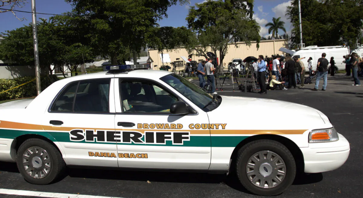 A Broward County Sheriff’s patrol car sits outside a county building in Fort Lauderdale, Fla., on Feb. 9, 2007. (Roberto Schmidt/AFP via Getty Images)