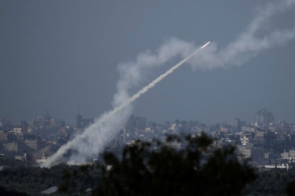 id5510719-gaza-israel-at-war.