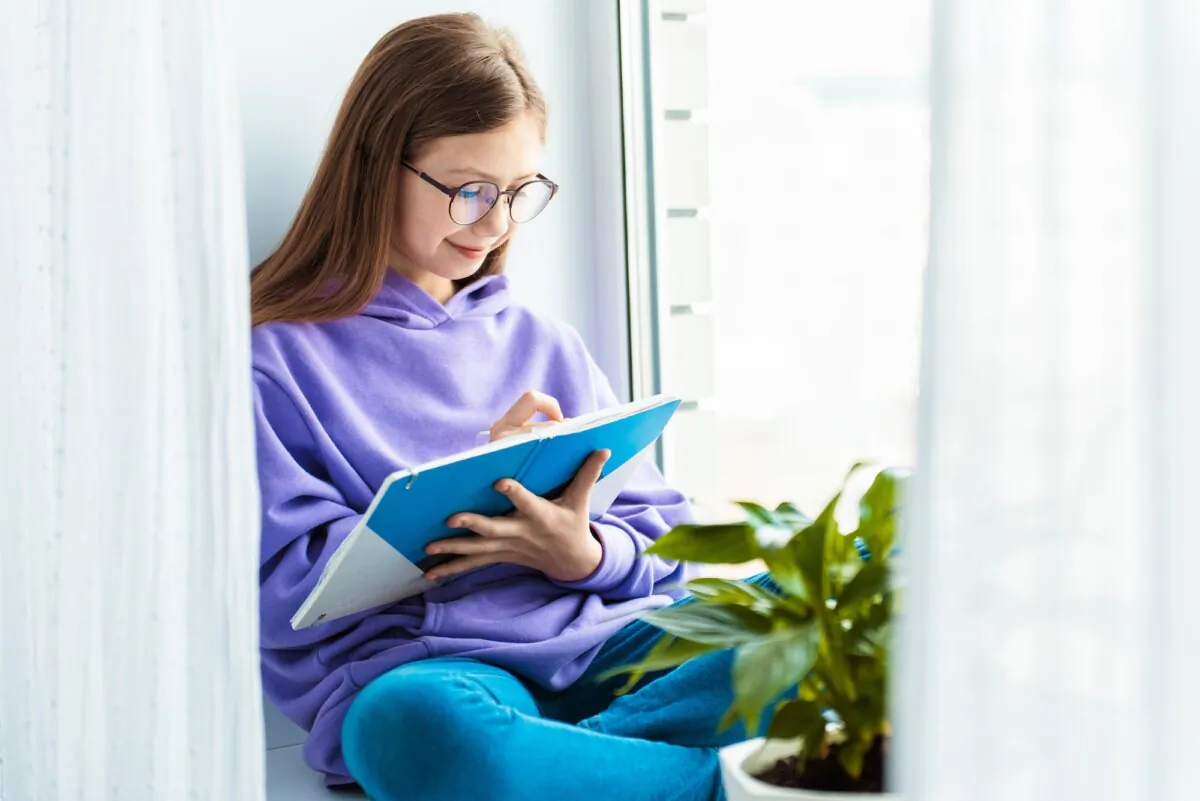 A checklist can encourage older children’s autonomy. (Iren_Geo/Shutterstock)