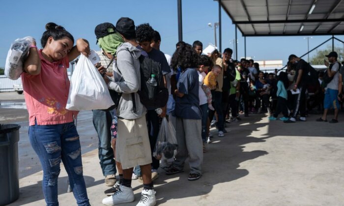 Major US City to Give Illegal Immigrants up to $9,000 Each