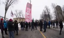 Quebec Labour Unions in Health Care, Education Vote 95 Percent for Strike Mandate