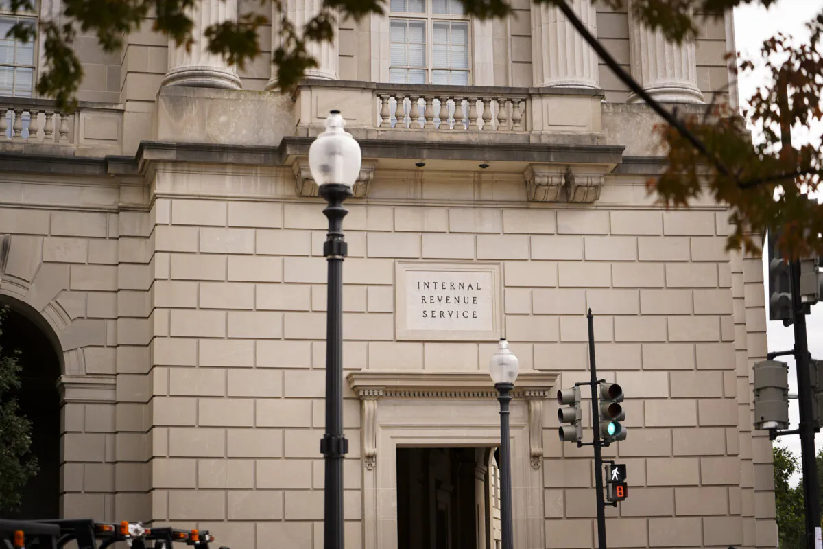 Internal Revenue Service (IRS) building in Washington, on Oct. 16, 2023. (Madalina Vasiliu/The Epoch Times)