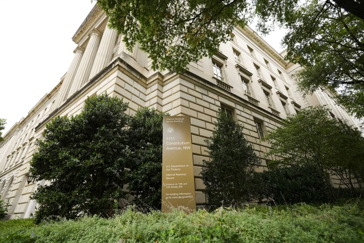 Internal Revenue Service (IRS) building in Washington on Oct. 16, 2023. (Madalina Vasiliu/The Epoch Times)