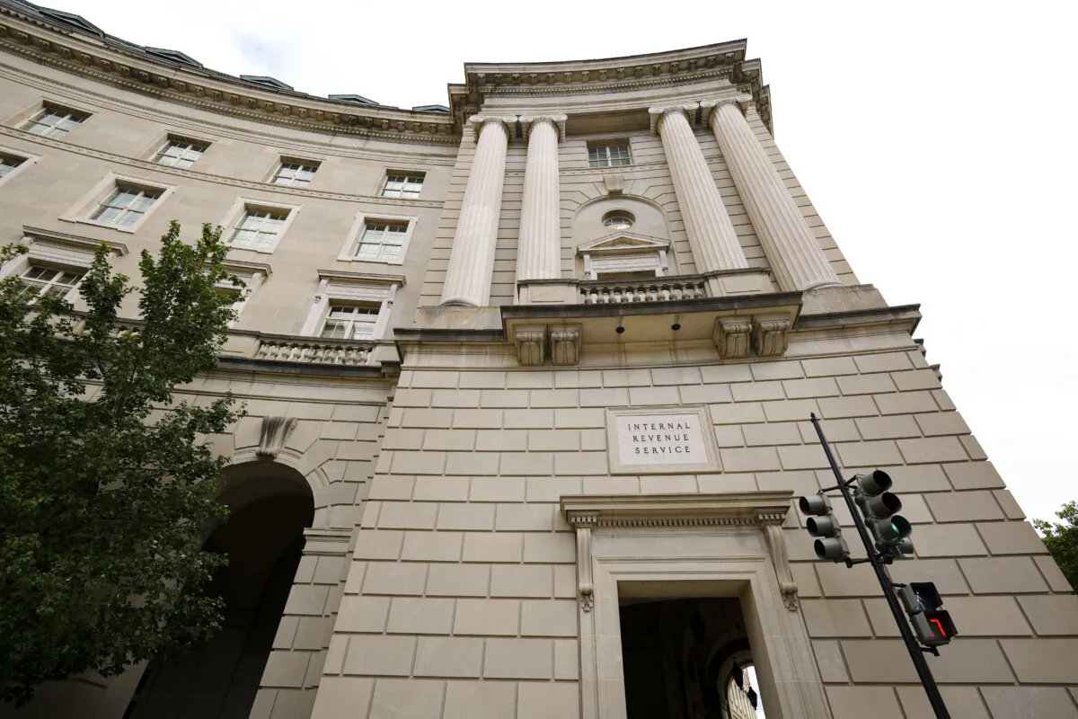 Internal Revenue Service (IRS) building in Washington, on Oct. 16, 2023. (Madalina Vasiliu/The Epoch Times)