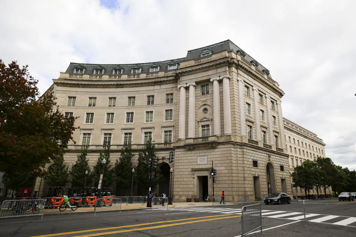 Internal Revenue Service (IRS) building in Washington, on Oct. 16, 2023. (Madalina Vasiliu/The Epoch Times)