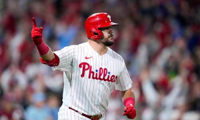 Kyle Schwarber homers twice, Phillies power past Arizona 10-0 in