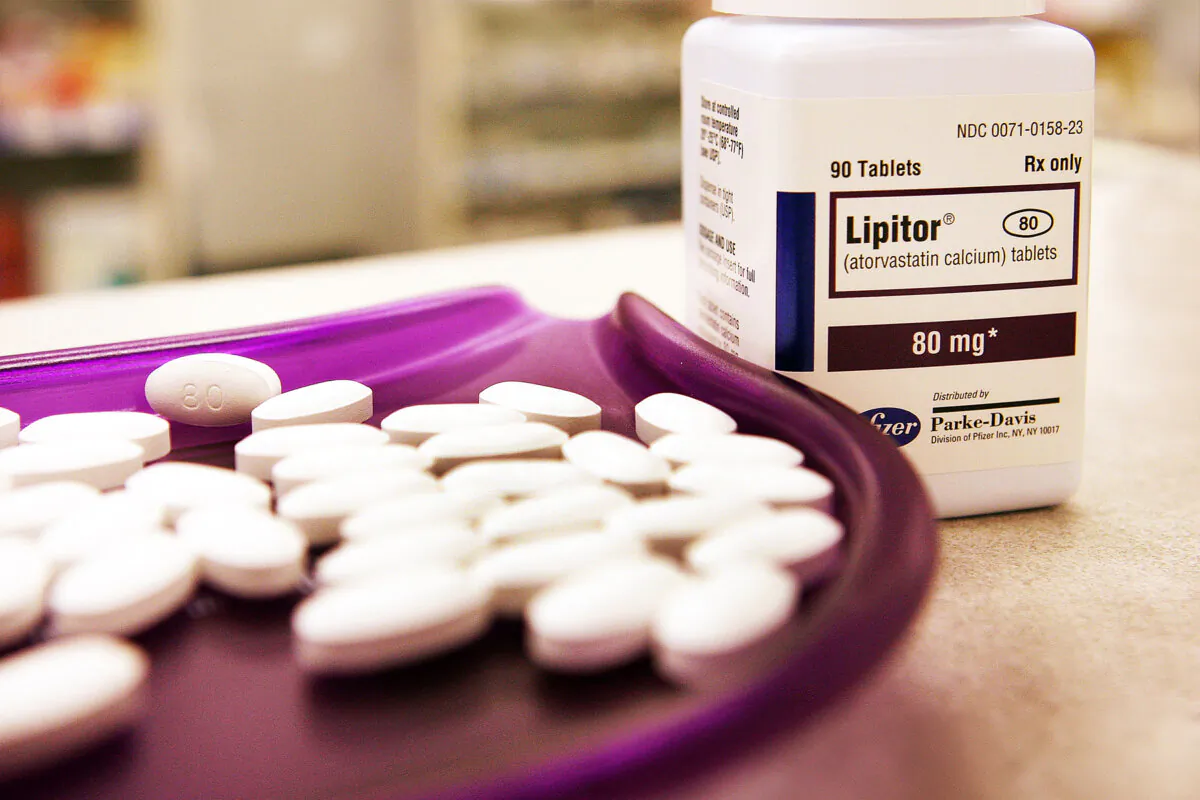 Lipitor tablets sit in a tray at a pharmacy in Chicago on July 23, 2008. (Scott Olson/Getty Images)