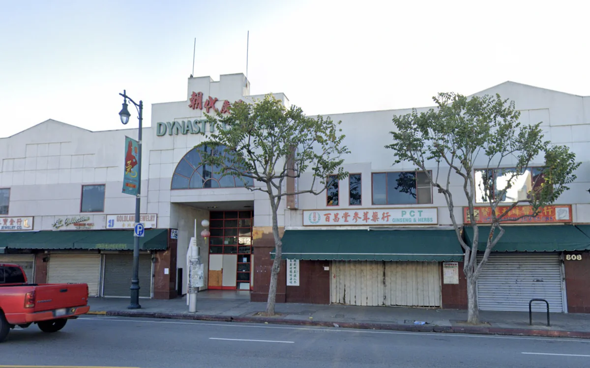 Property at 800 block of North Broadway at Chinatown in Los Angeles. (Google Maps/Screenshot via The Epoch Times)