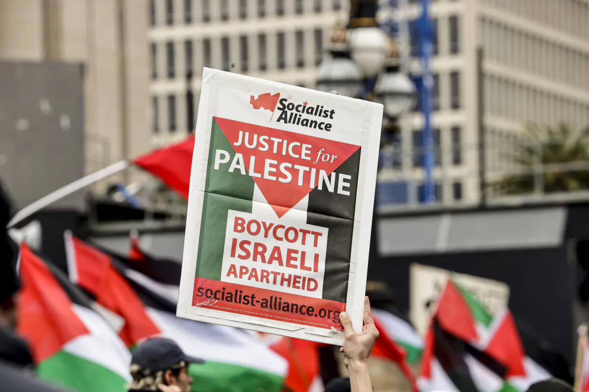 Supporters gather for a rally to free Palestine on the steps of the Victorian parliament in Melbourne, Australia, on Oct. 15, 2023. (Sam Tabone/Getty Images)