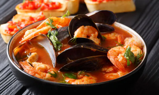 Simple Bouillabaisse Recipe Captures Essence of Provencal Dish