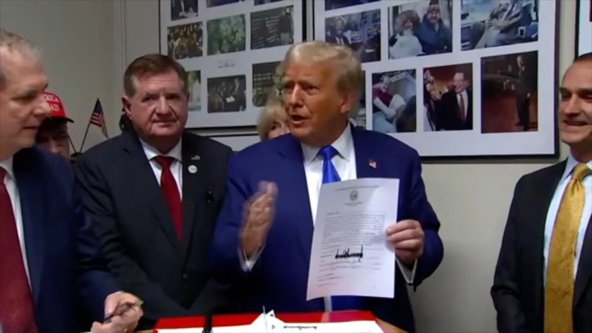 Former President Donald Trump speaks to reporters in Concord, New Hampshire, on Oct. 23, 2023. (CNN/Screenshot via NTD) 