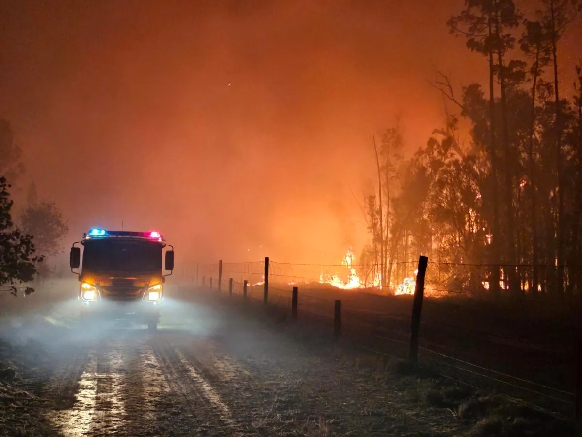 A supplied image shows QFES ground crews responding to a fire in Millmerran, Queensland, on Oct. 23, 2023. (AAP Image/Supplied by Queensland Fire and Emergency Services)