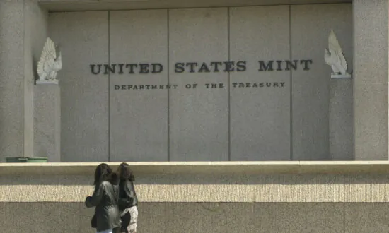 Theft of 2 Million Dimes From Truckload of Coins From US Mint Leaves 4 Facing Federal Charges