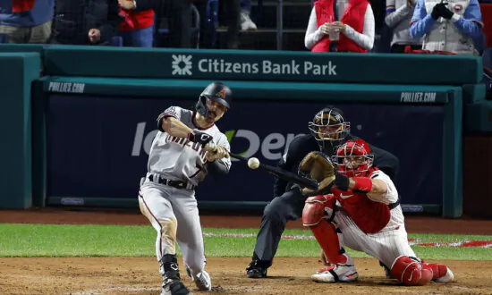 Diamondbacks Stun Phillies 4–2 in Game 7 of NLCS to Reach First World Series in 22 Years