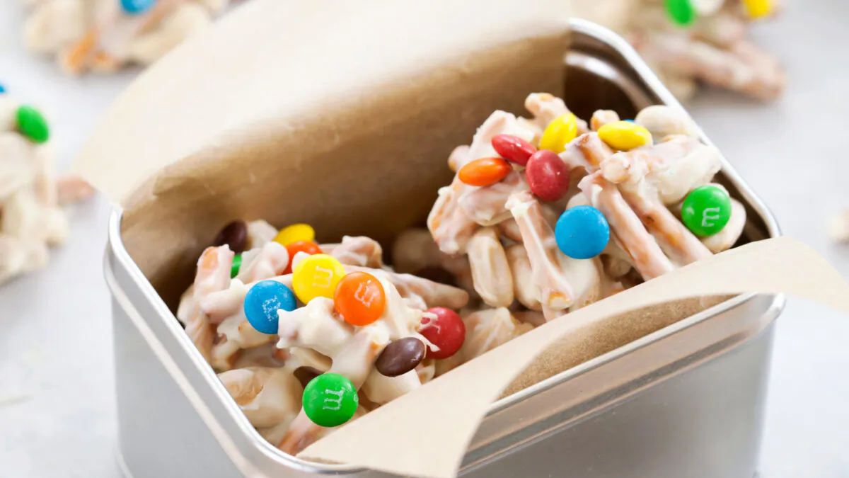 Melted chocolate "glues" the clusters together. (Daniel J. van Ackere/TNS)